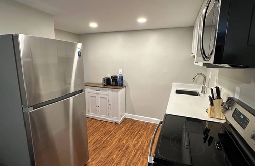 Belmont Apartment | Cozy 1-bedroom apartment in charming Charlottesville with AC, laundry, and wifi