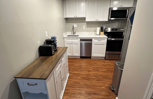 Belmont Apartment | Cozy 1-bedroom apartment in charming Charlottesville with AC, laundry, and wifi