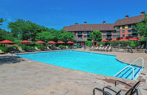 Vernon Condo | Cozy 1-bedroom condo-Ski in/out/Waterpark/King Bed/WIFI/Parking