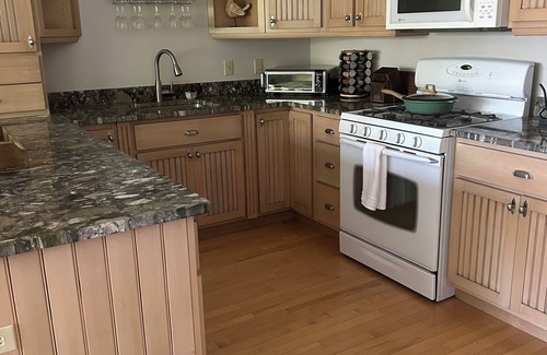 Ellsworth Condo | Cozy 1-bedroom with AC & Lake Access WiFi in Ellsworth Near Acadia Bar Harbor