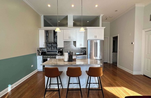 Near West Side Apartment | Cozy 1 BR, 1 Parking, Sleeps 4!