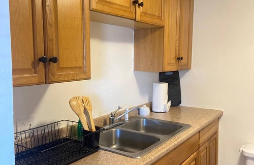 Long Beach Apartment | Cozy 1 Br Apartment Julian manor
