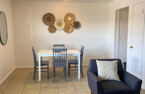 Long Beach Apartment | Cozy 1 Br Apartment Julian manor