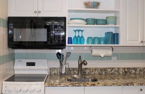 Myrtle Beach Cottage | Cozy 1 BR Oceanview Located in Bluewater