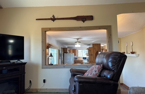 Friendship House | Cozy 10-Acre Retreat w/Deck & AC near Adventures