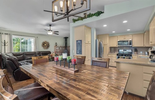 Julian House | Cozy 10 guest, 4 Bedroom, 2 Bath, Pet Friendly, 2-minute walk to downtown Julian