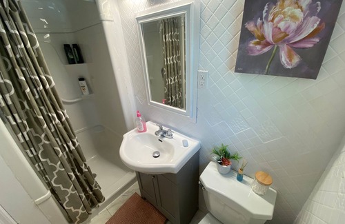 Thorold House | COZY 13 MIN HOME NEAR NIAGRA FALLS!