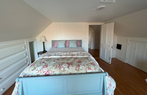 Waldoboro Other | Cozy 1850's farmhouse in the heart of midcoast Maine!