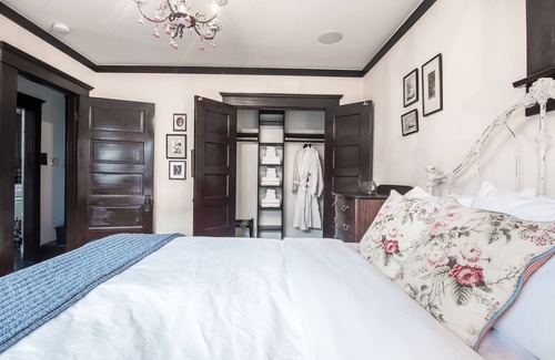 Hermosa Beach Cottage | Cozy 1915 Beach Cottage