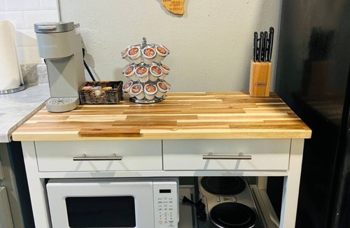 St. Johns Apartment | Cozy 1BD/1BA In North Central Austin, Next To I35, 15 Minutes To Downtown