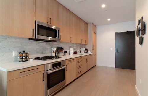 Beverly Grove Apartment | Cozy 1BDR apartment located in 5 min walking to the Walk of Fame