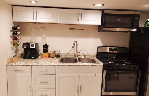 Ampere Apartment | Cozy 1BR 1BA APT W. AC 12 Minutes from EWR