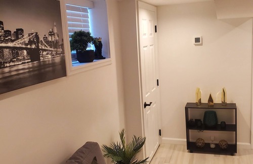 Ampere Apartment | Cozy 1BR 1BA APT W. AC 12 Minutes from EWR
