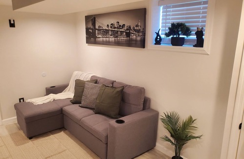 Ampere Apartment | Cozy 1BR 1BA APT W. AC 12 Minutes from EWR