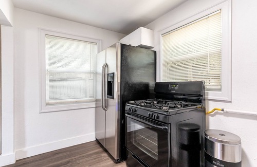 Lake Worth House | Cozy 1BR/1BA Private Entrance