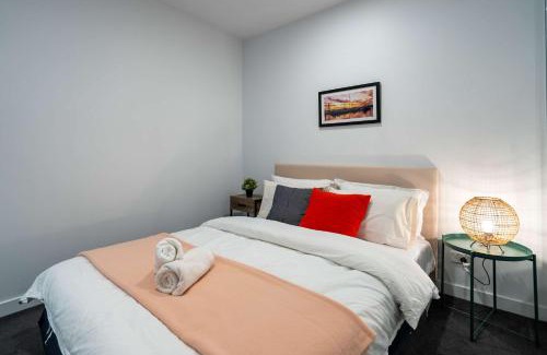 Hawthorn Apartment | Cozy 1BR Apartment with Smart TV