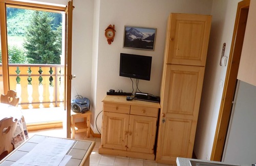 Station de Drouzin le Mont Apartment | Cozy 1BR Apartment with Balcony, Ideal for Hiking, Sleeps 4