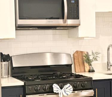 Downtown Apartment | Cozy 1BR Apt Downtown Steps from Convention Center