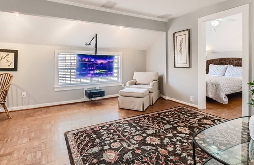 Park Cities House | Cozy 1BR Carriage at SMU's Doorstep  Your Dallas Haven