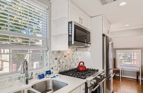 Park Cities House | Cozy 1BR Carriage at SMU's Doorstep  Your Dallas Haven