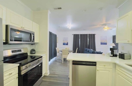 Central Myrtle Beach Apartment | Cozy 1BR Condo | 5 Min to Beach | First-Floor