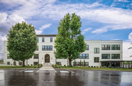 McMinnville Condo | Cozy 1BR condo in McMinnville, perfect for 2 guests with modern amenities.