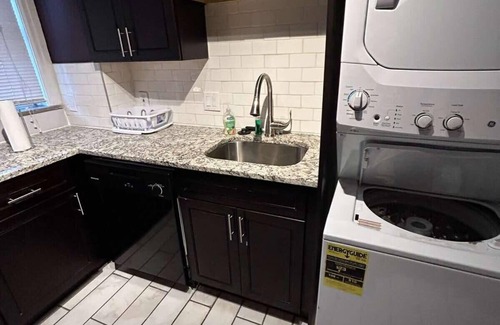Central West End Apartment | Cozy 1BR CWE near BJH STL Zoo