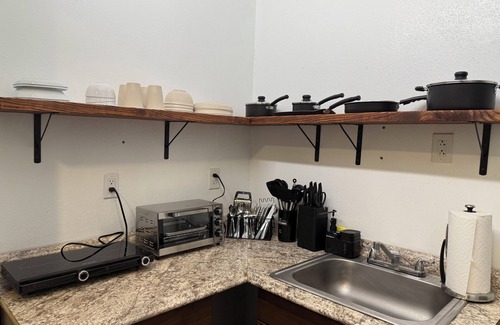 Opa-Locka House | Cozy 1BR Hideaway Guesthouse in Opa-Locka with Kitchen, WiFi, and Private Entry