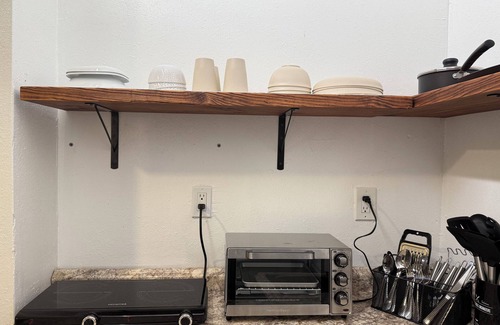 Opa-Locka House | Cozy 1BR Hideaway Guesthouse in Opa-Locka with Kitchen, WiFi, and Private Entry