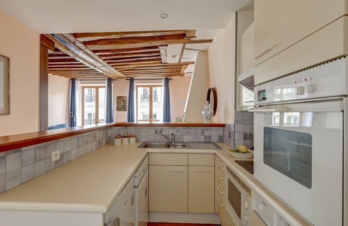 Quartier Sainte-Avoye Apartment | Cozy 1BR in Heart of Le Marais