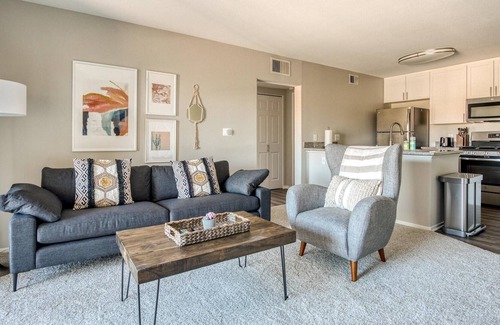 Moorpark Apartment | Cozy 1BR in Moorpark, Pool + Parking