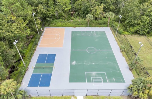 Kissimmee Apartment | Cozy 1BR Near Disney + Pool