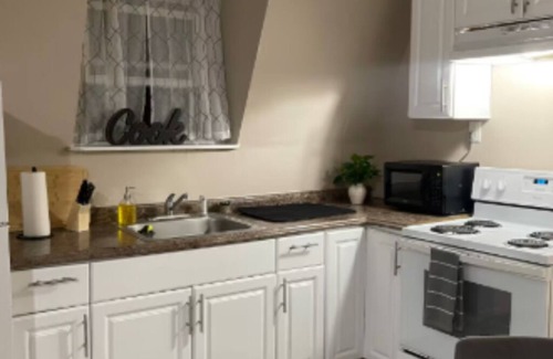 East Orange Apartment | Cozy 1BR Retreat l 1 Bath l Close to EWR & NYC