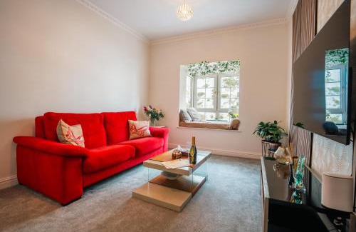 Seafront Apartment | Cozy 1BR Seaside Apt in Brighton Marina Village