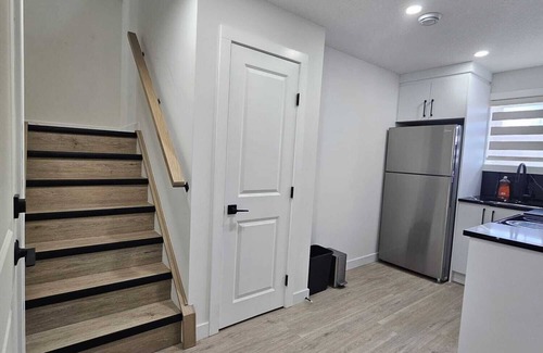 Calgary House | Cozy 1BR Suite, Sleeps 4, Private Entry + Parking