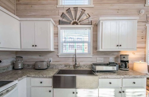 Upward Cottage | Cozy 1BR Tiny Home w/Pool Access | Free Tix