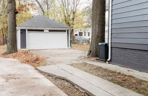 Ferndale House | Cozy 1BR Upper Unit in Ferndale