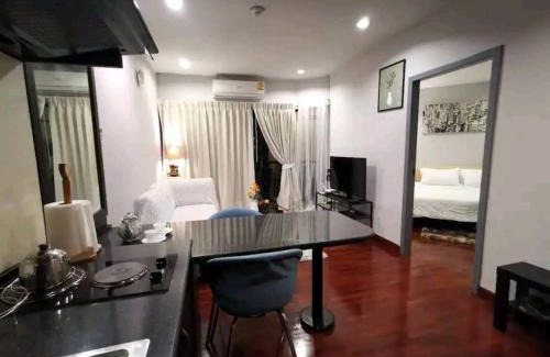 Pathumwan Apartment | Cozy 1br walk to BTS and Airport Rail Link Close to Malls G7