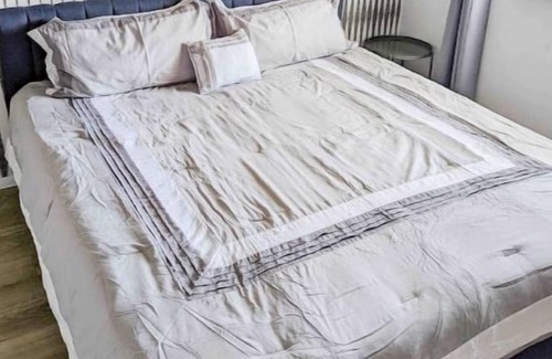 Peaceful Valley Apartment | Cozy 1BR Walk to Old Town