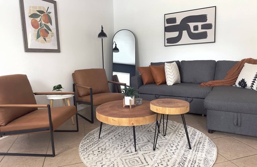 St. Cloud House | Cozy 2/1 Close to Theme Parks!