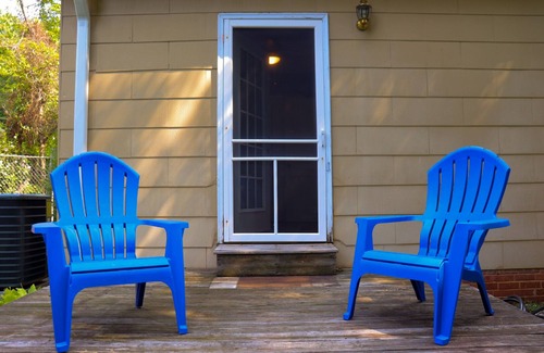 Greensboro House | Cozy 2/1 House in Quiet Greensboro Neighborhood