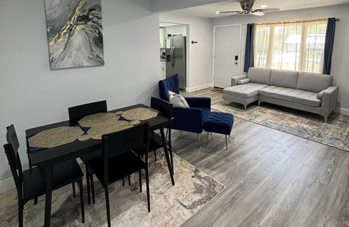 DeLand House | Cozy 2/2 Casita Retreat