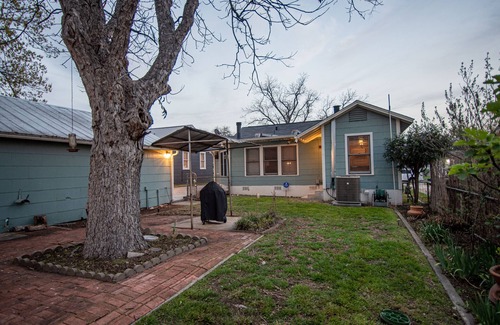 Highland Park House | Cozy 2 Bdrm/1 Bath/Pet Friendly Home Close To Downtown.