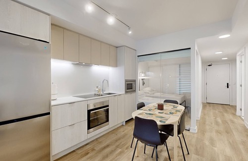 Beasley Condo | Cozy 2 Bdrm 2 Bath Entire Suite - Centre Hamilton