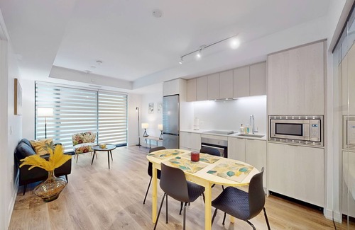 Beasley Condo | Cozy 2 Bdrm 2 Bath Entire Suite - Centre Hamilton