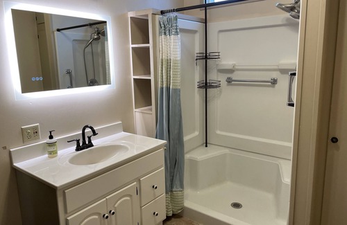 Pomeroy House | Cozy 2+bed/1bath in quiet neighborhood