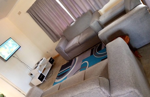 Bulawayo Apartment | cozy 2 bed 2 bath apartment