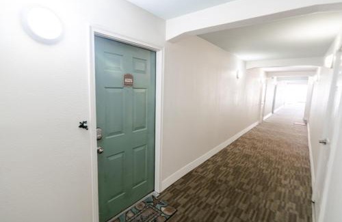 Biloxi House | Cozy 2 bed 2 bath condo at the beachside Ocean Club Villas