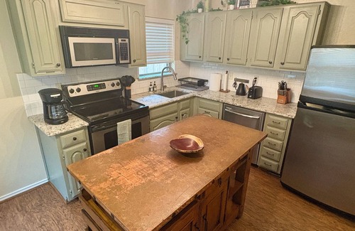 Bryan Place House | Cozy 2 Bed/2 Bath House with Fenced Yard