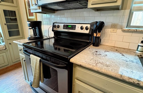 Bryan Place House | Cozy 2 Bed/2 Bath House with Fenced Yard